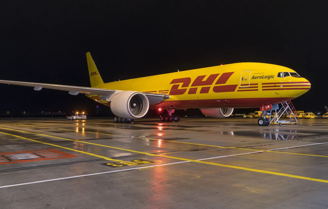 Photo wallpaper airport, cargo, DHL, Boeing 777 F