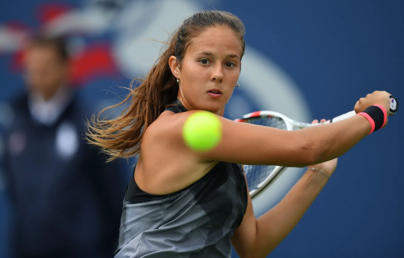 Photo wallpaper the ball, racket, blow, Daria Kasatkina, tennisistka