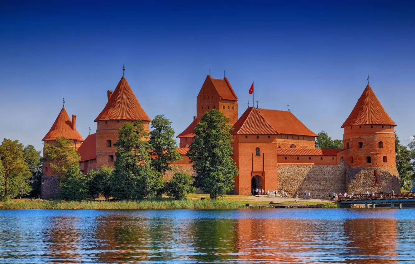Photo wallpaper trees, bridge, lake, castle, Lithuania, Trakai castle, Trakai, Lake Galve