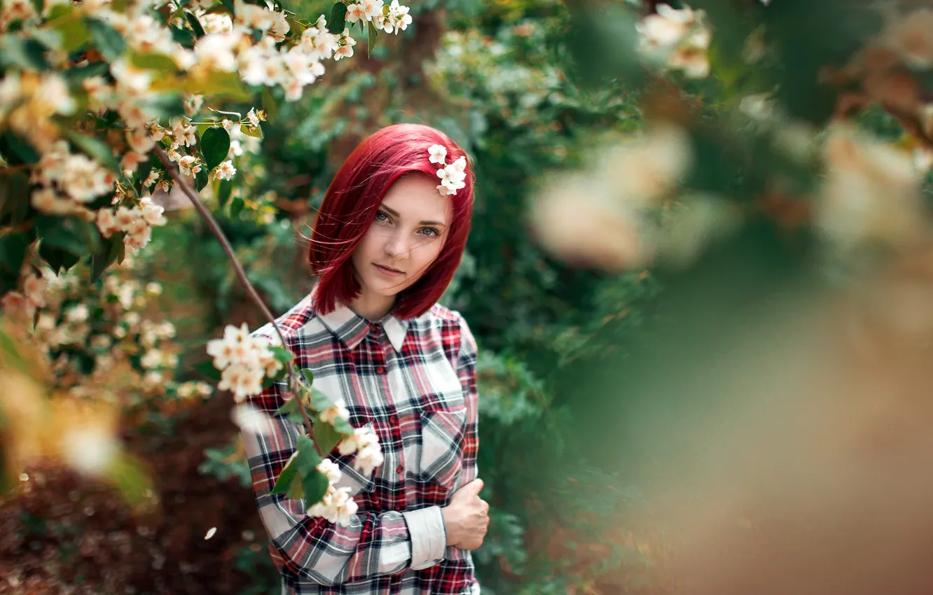 Photo wallpaper look, girl, flowers, branches, pose, model, portrait, makeup