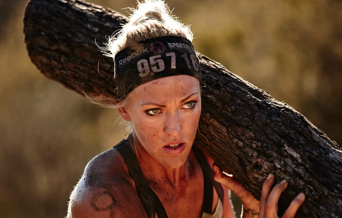 Photo wallpaper dirt, woman, trunk, weight, Spartan Race, physical exertion, physical and mental fatigue