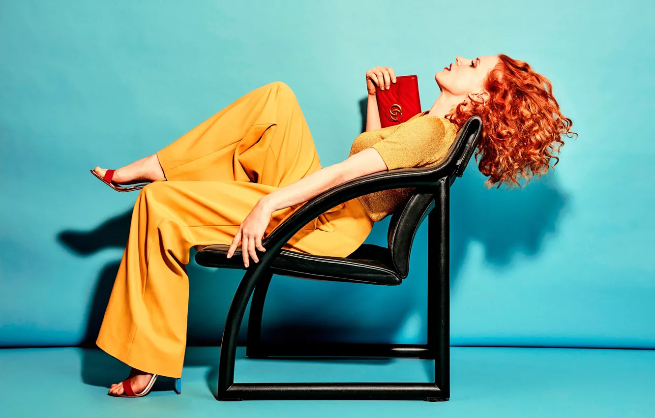 Photo wallpaper yellow, model, makeup, actress, hairstyle, shoes, blouse, handbag