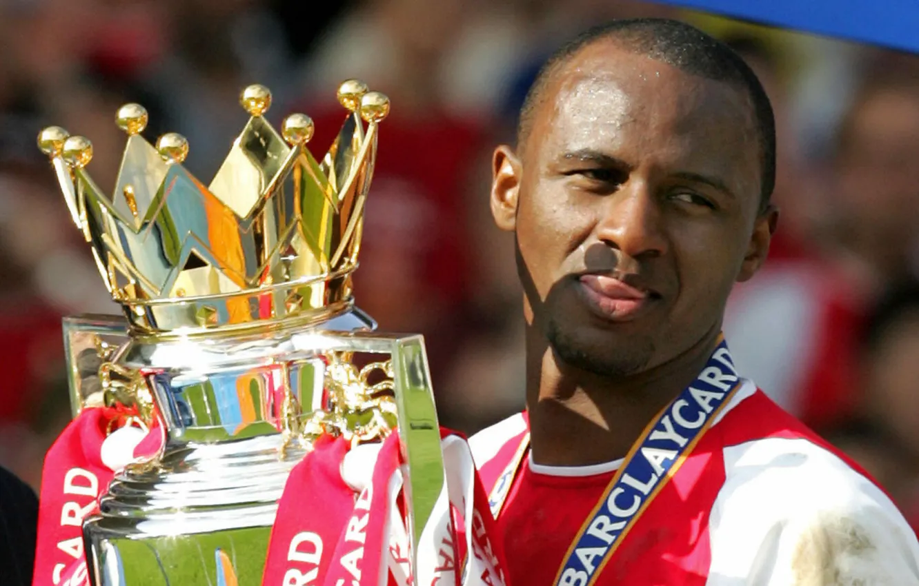 Photo wallpaper Cup, Patrick Vieira, Champion Of England, Golden crown