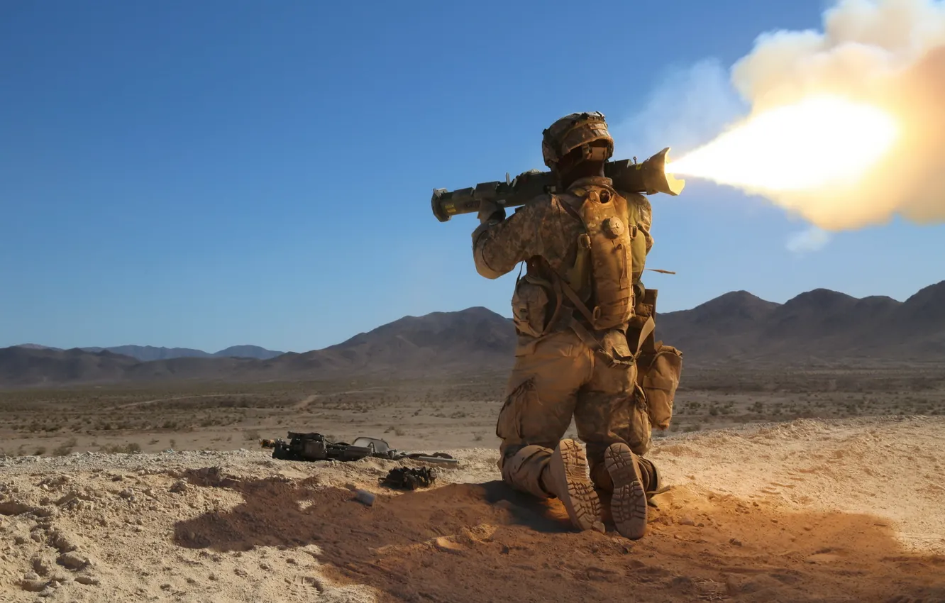 Photo wallpaper shot, soldiers, M136