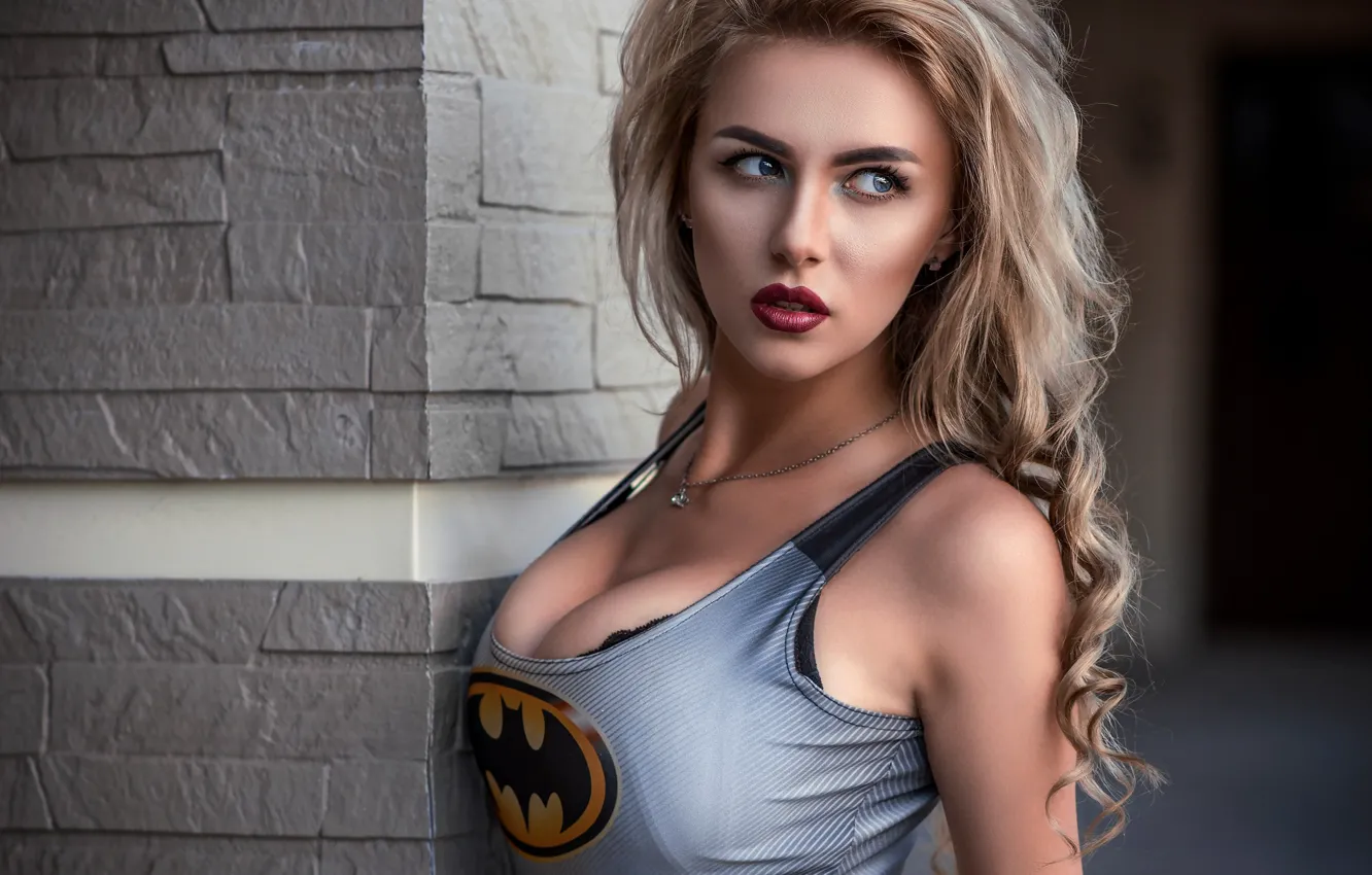 Photo wallpaper chest, look, girl, hair, Batman, Stanislav Maksimov