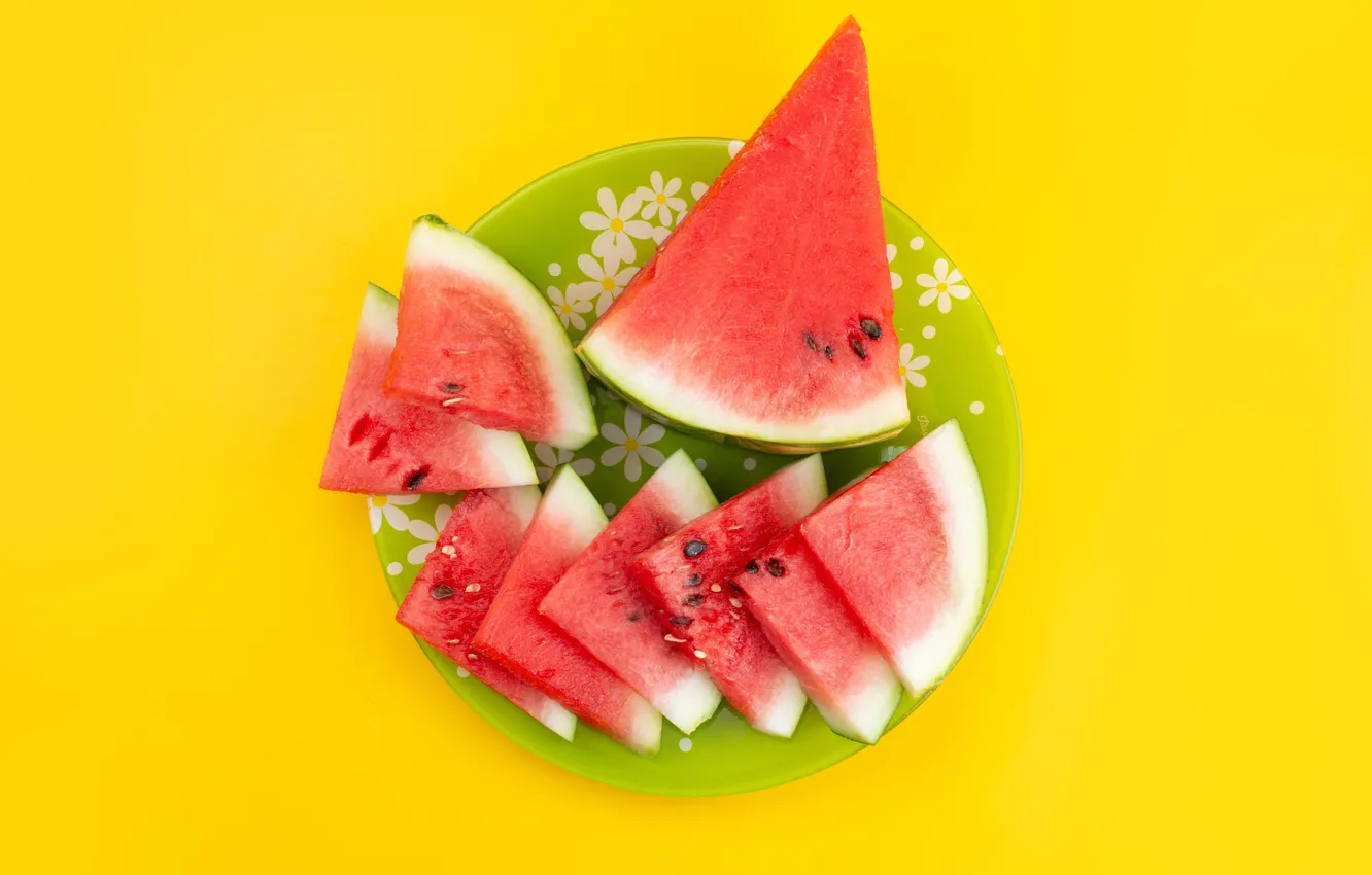 Photo wallpaper watermelon, yellow background, cutting