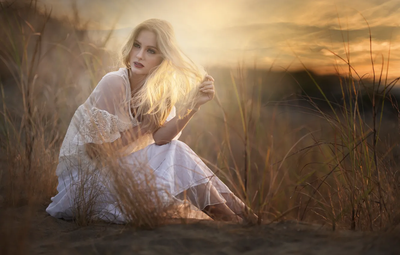 Photo wallpaper girl, light, Vicky