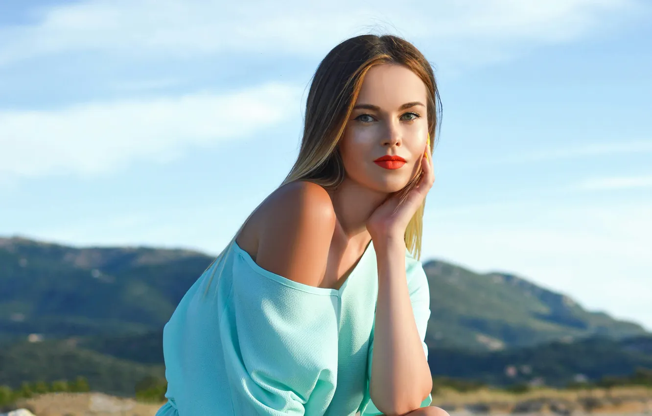 Photo wallpaper nature, women, blonde, sitting, red lipstick, outdoors, bare shoulders, looking at viewer