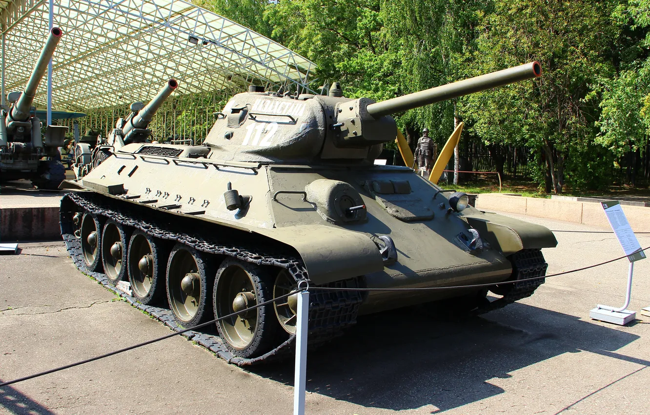 Photo wallpaper Moscow, USSR, Tank, Poklonnaya Gora, The Museum of G.O.R.A., T-34-76 model 1941