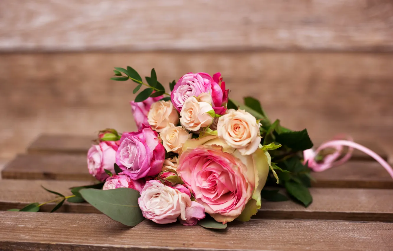 Photo wallpaper bench, blurred background, a bouquet of roses