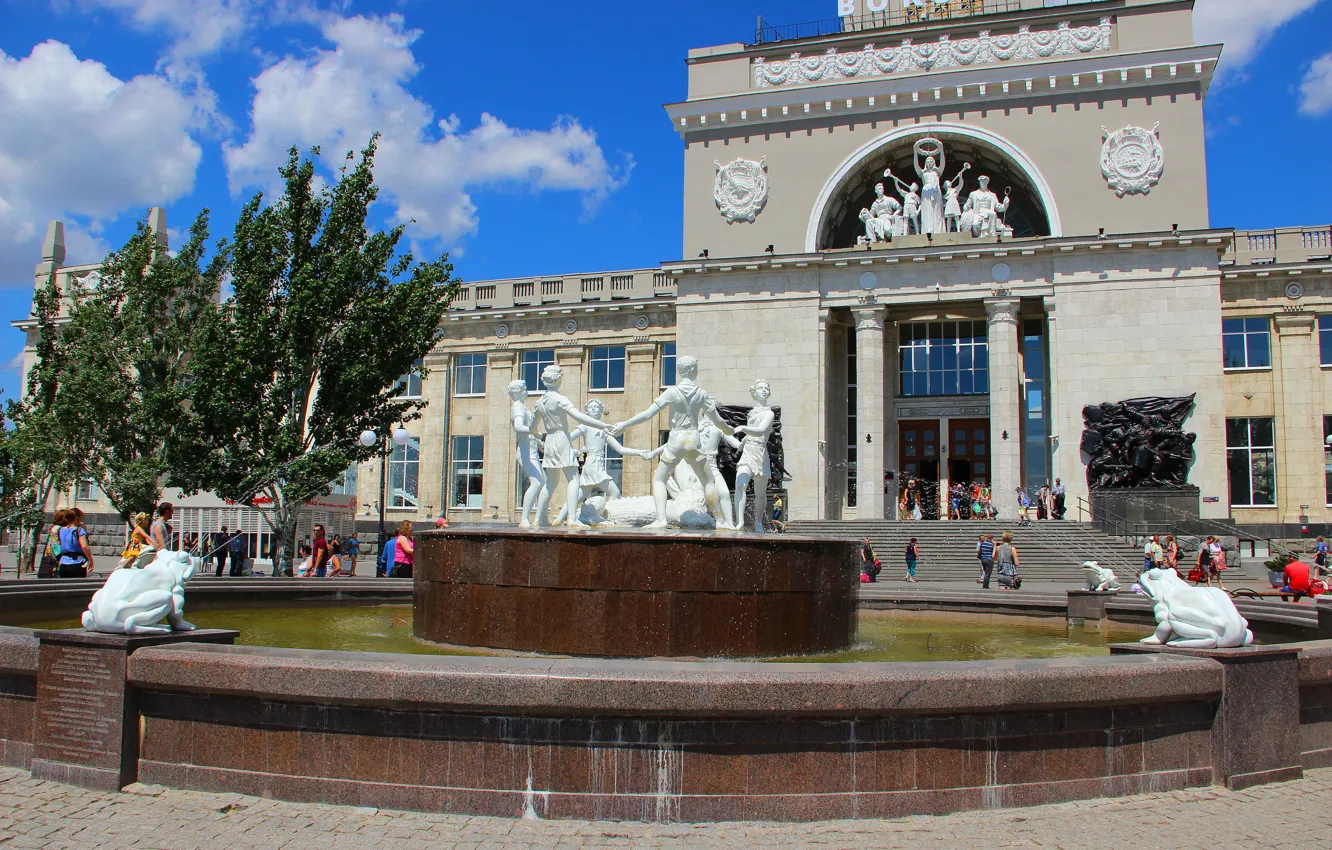 Photo wallpaper Fountain, Volgograd, Sculpture, Station square, Dancing children, Railway station, Children 's round dance, Children and …