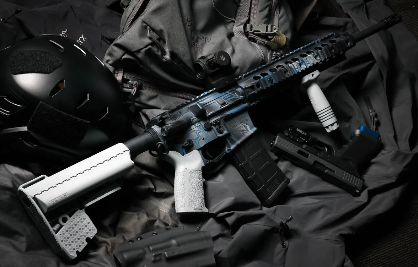 Photo wallpaper style, gun, weapons, helmet, AR 15, assault rifle