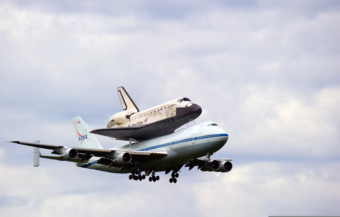 Photo wallpaper the sky, Shuttle, the plane, NASA, landing, chassis, Space Shuttle Discovery, Boeing 747-100