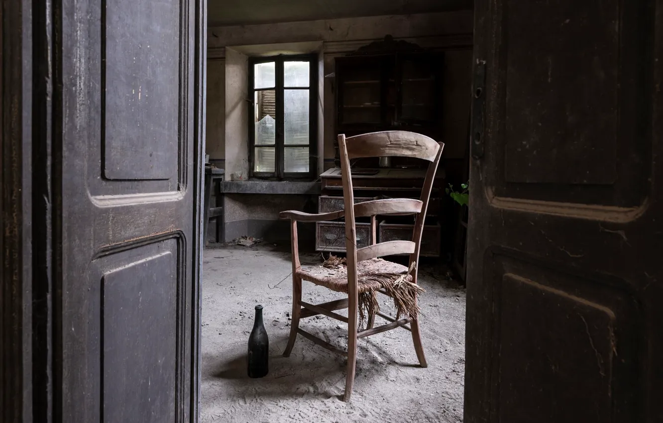 Photo wallpaper bottle, the door, window, chair