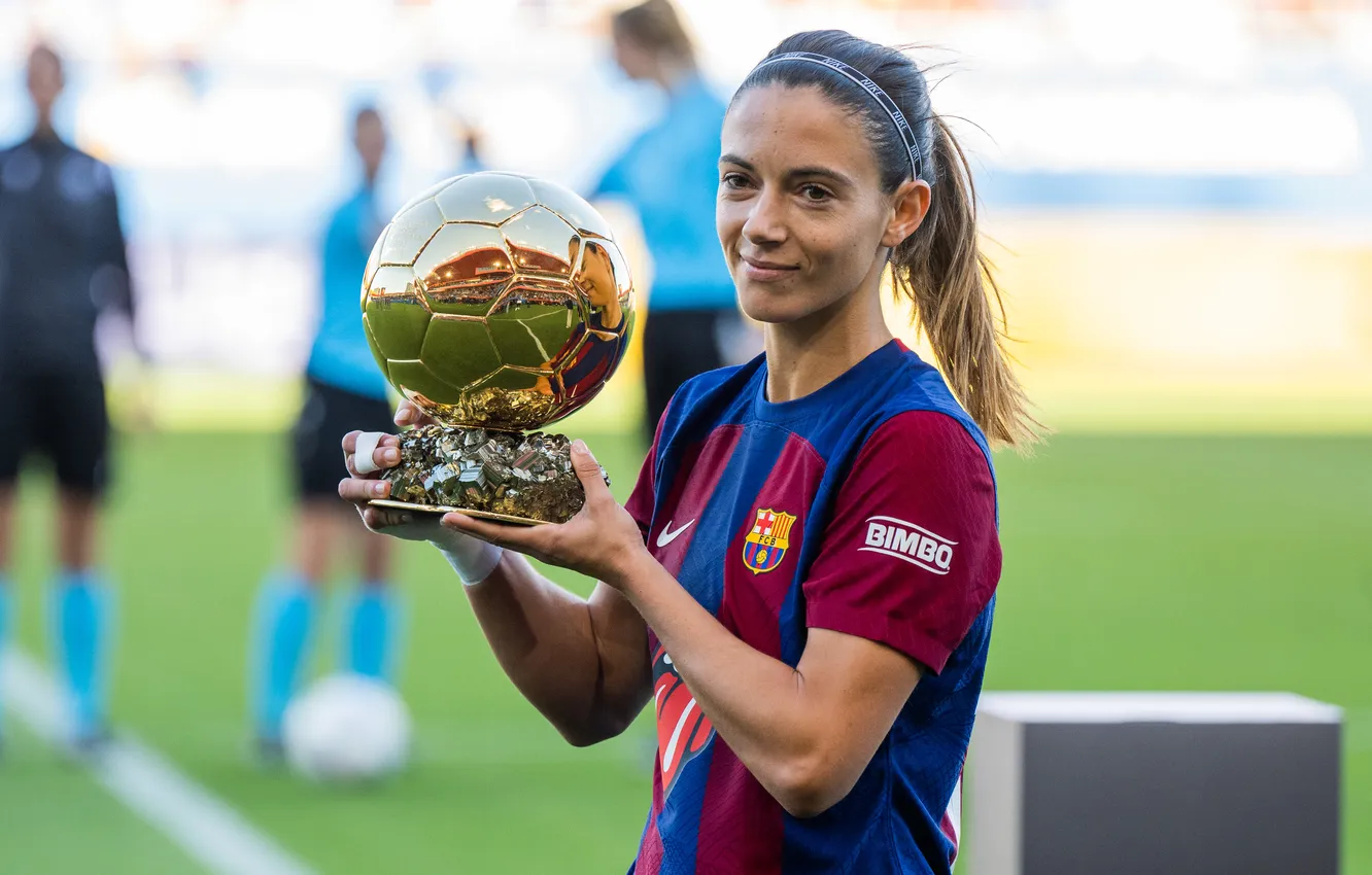 Photo wallpaper football, Barcelona, Golden ball, Aitana Bonmati, Aitana Bonmati