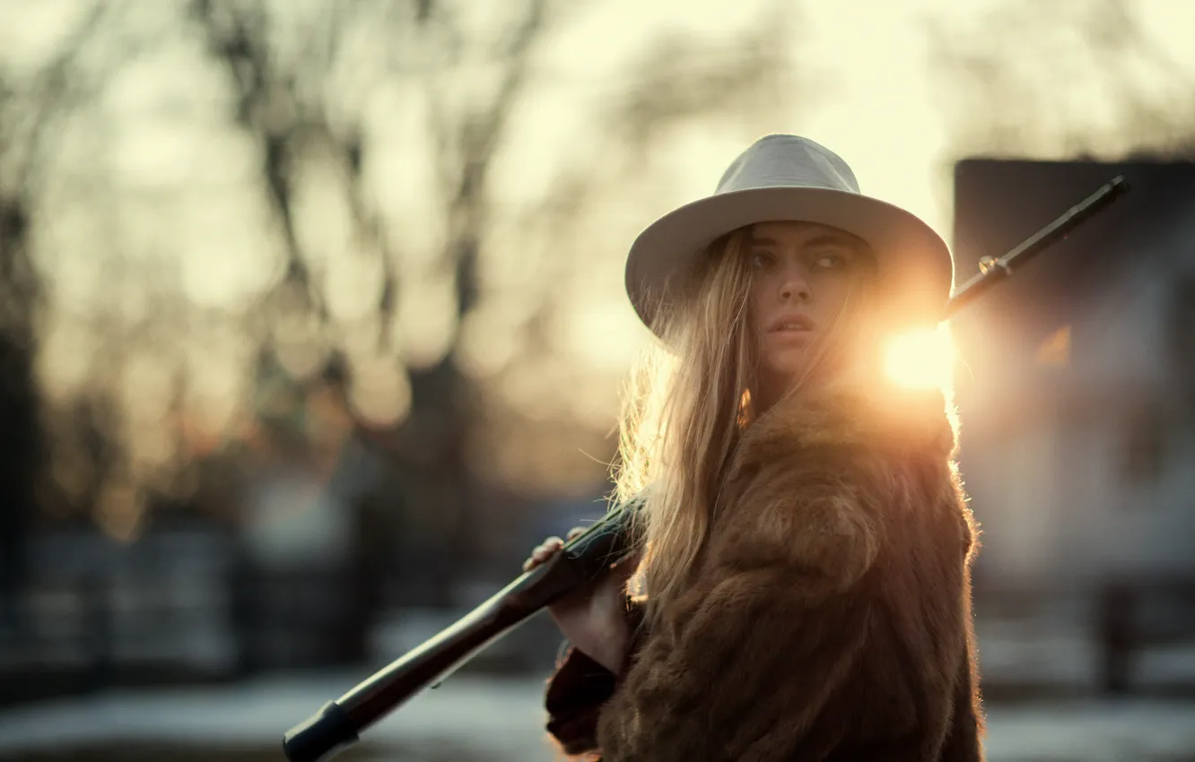 Photo wallpaper girl, face, hat, fur, rifle, Marta