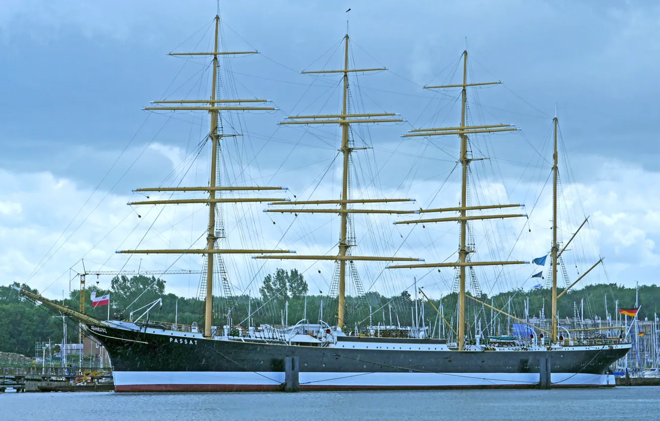 Photo wallpaper rain, sailboat, Museum, Passat