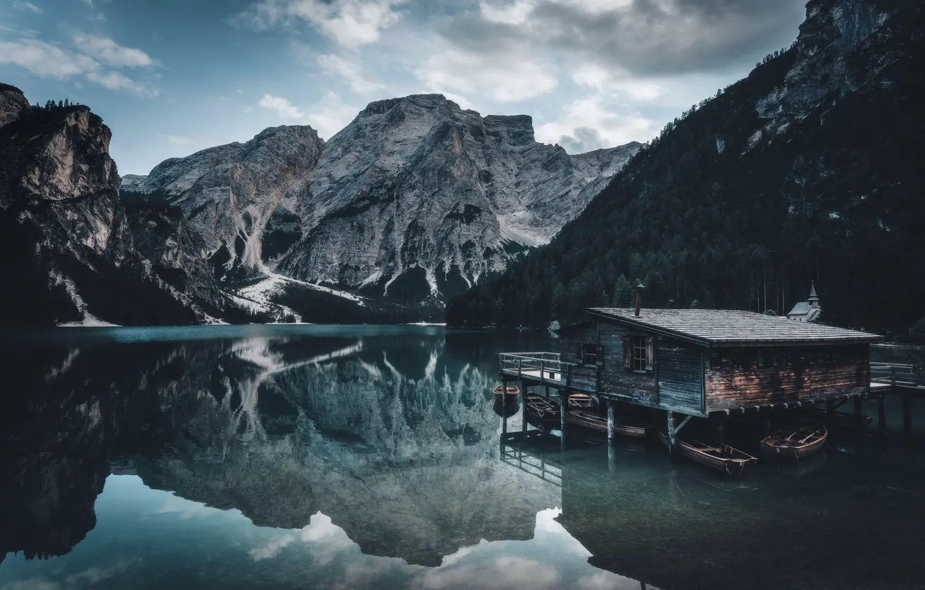 Photo wallpaper Italy, Dolomiti, boat house, The lake of Braies