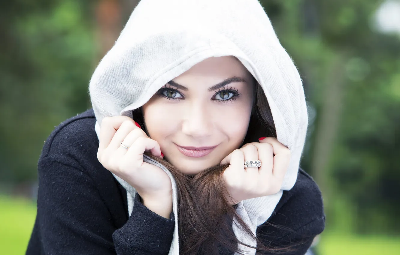 Photo wallpaper girl, face, smile, ring