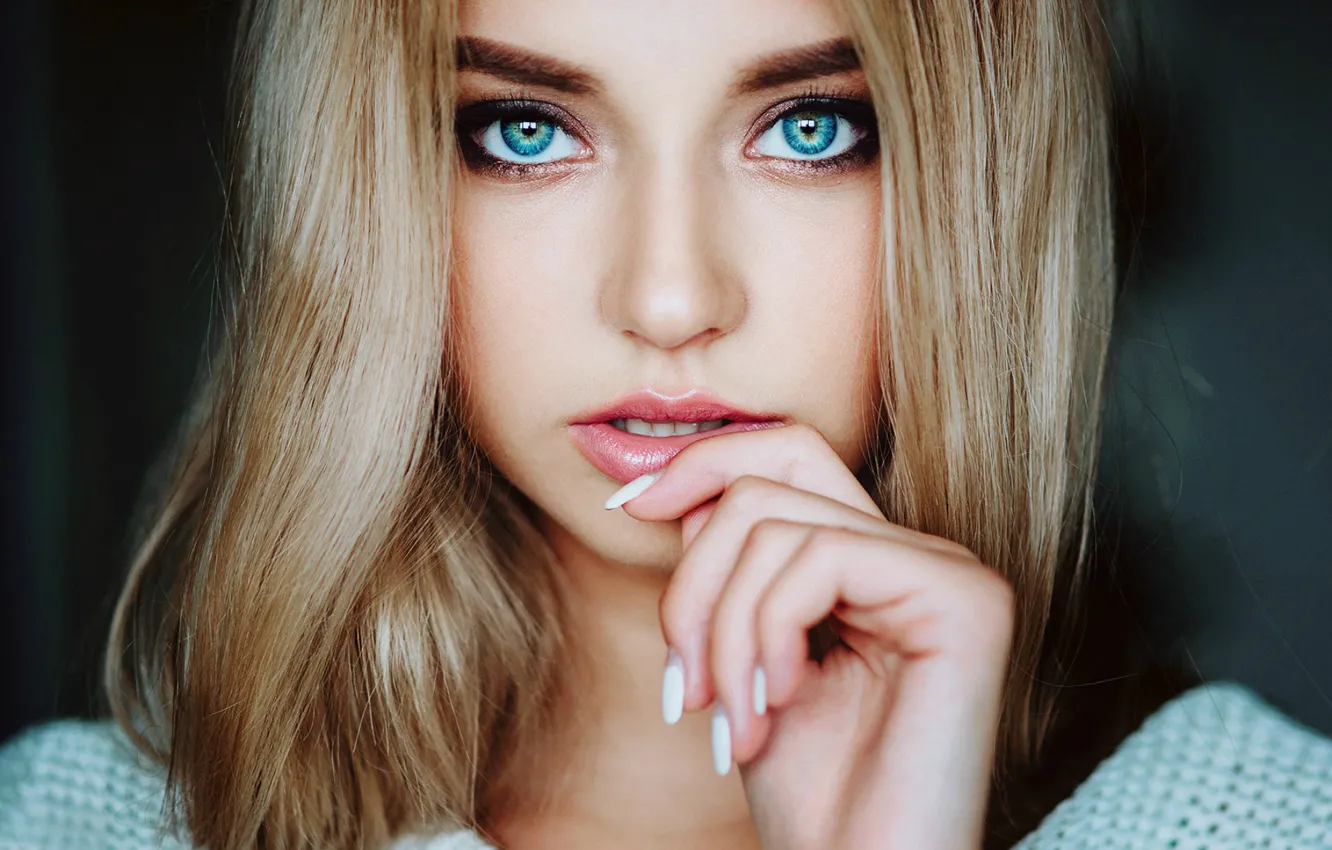 Photo wallpaper field, portrait, sponge, teeth, Evgeny Freyer, Polina Grents, Eugene Freyer, Pauline Kostiuk