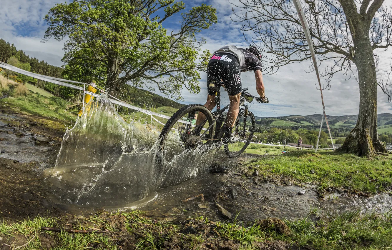 Photo wallpaper bike, race, sport, puddle