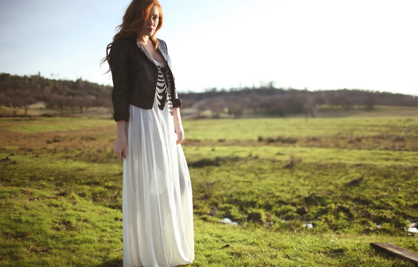 Photo wallpaper grass, look, girl, nature, background, Danielle Perry