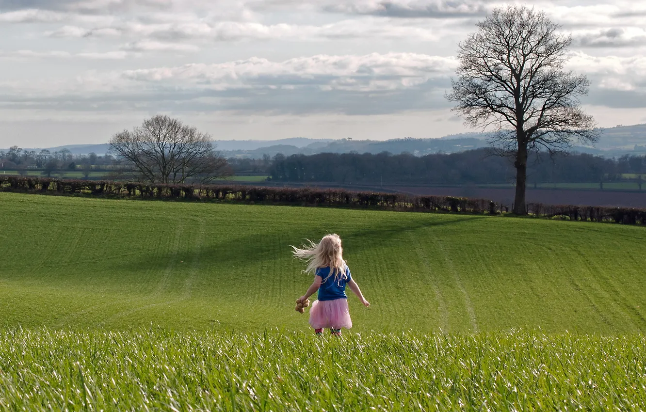 Photo wallpaper field, freedom, tree, mood, girl