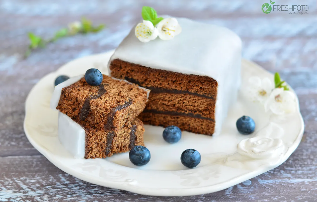 Photo wallpaper cake, glaze, blueberries