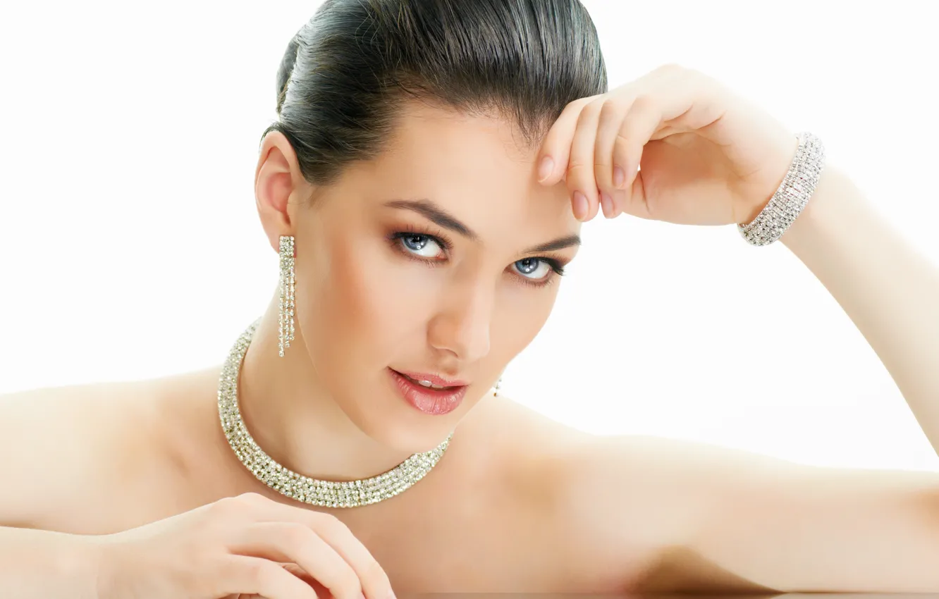 Photo wallpaper look, girl, earrings, necklace, bracelet, brown hair