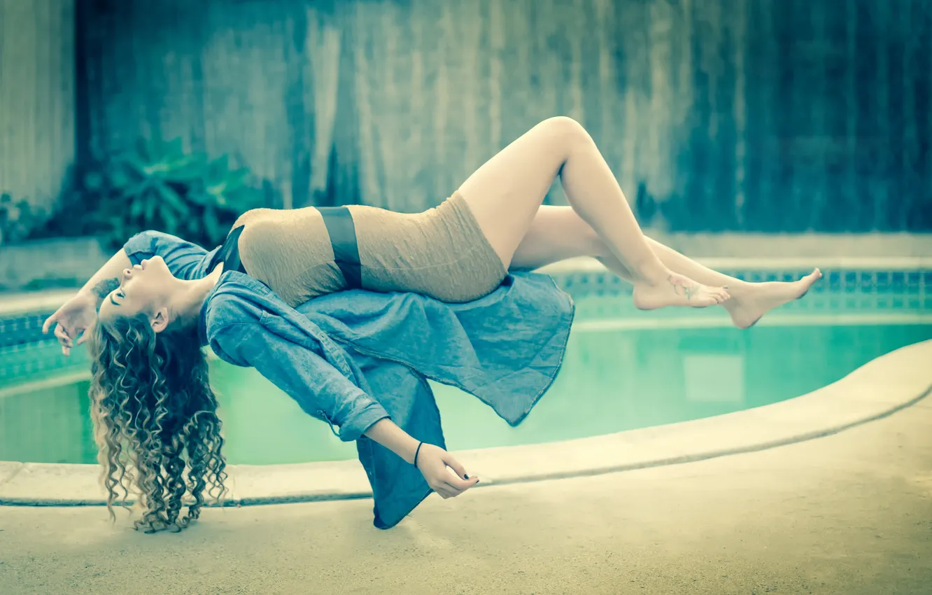 Photo wallpaper girl, curls, legs, levitation