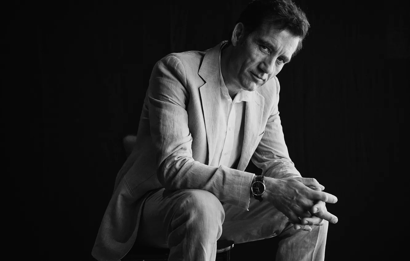 Photo wallpaper actor, black and white, black background, Clive Owen, Clive Owen, The New York Times, NY …