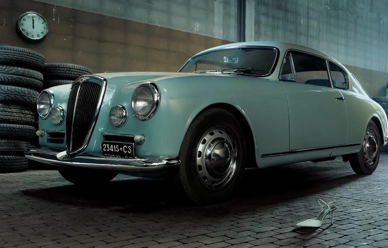 Photo wallpaper watch, garage, shoes, tires, classic, the front, Lancia, 1951