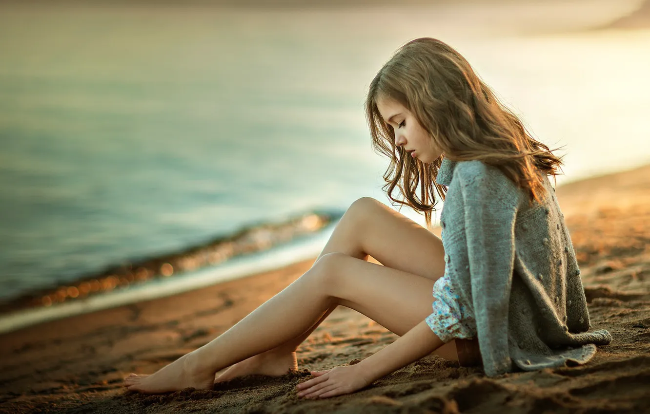 Photo wallpaper sea, coast, girl