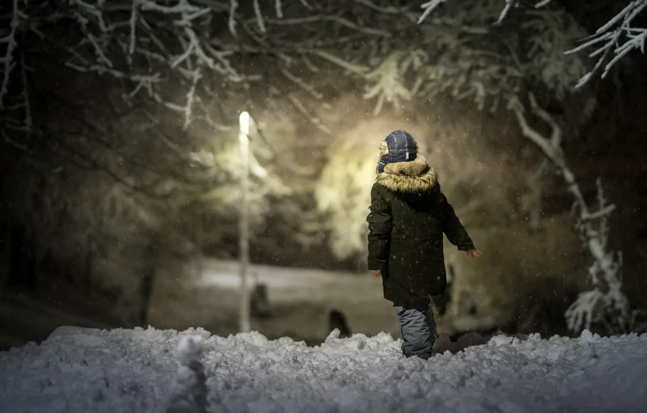 Photo wallpaper snow, boy, bokeh