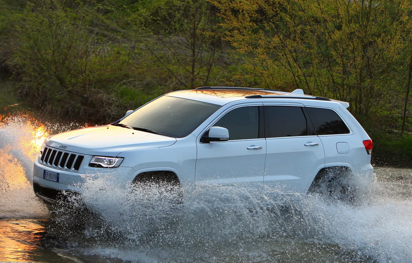 Photo wallpaper water, squirt, large, jeep, car, Jeep, Grand Cherokee, Overland