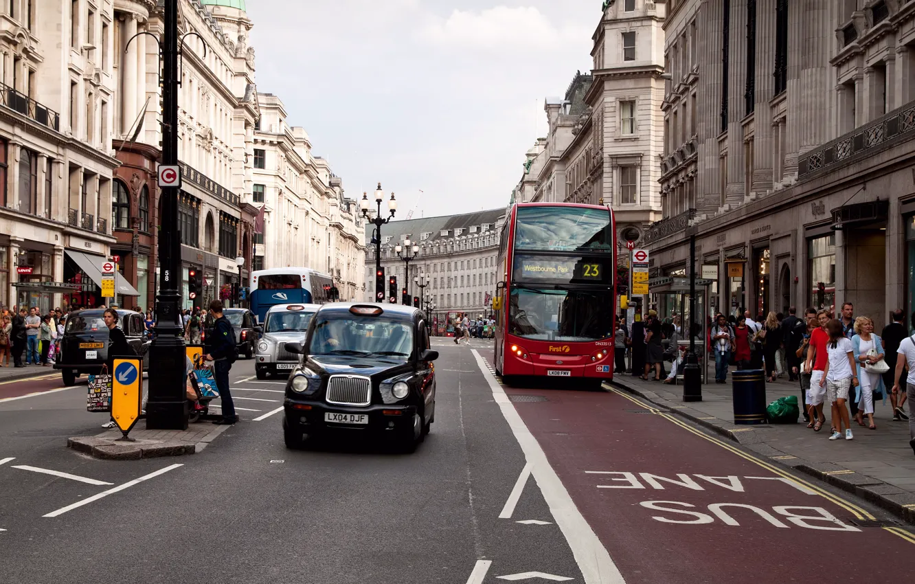 Photo wallpaper movement, people, street, London, building, bus, architecture, stop