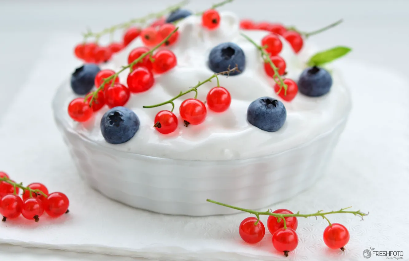 Photo wallpaper dessert, currants, blueberries, yogurt
