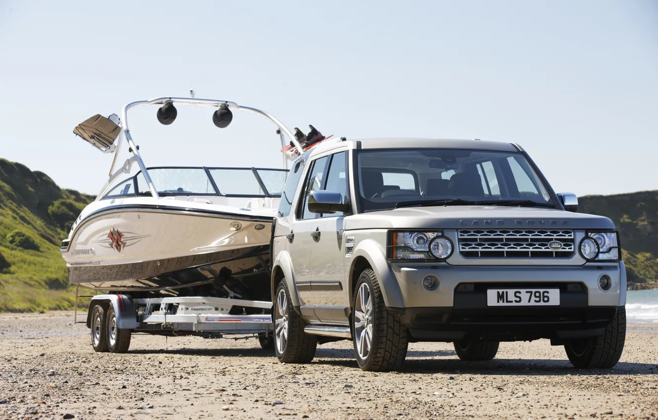 Photo wallpaper the sky, background, boat, lights, SUV, Discovery, the trailer