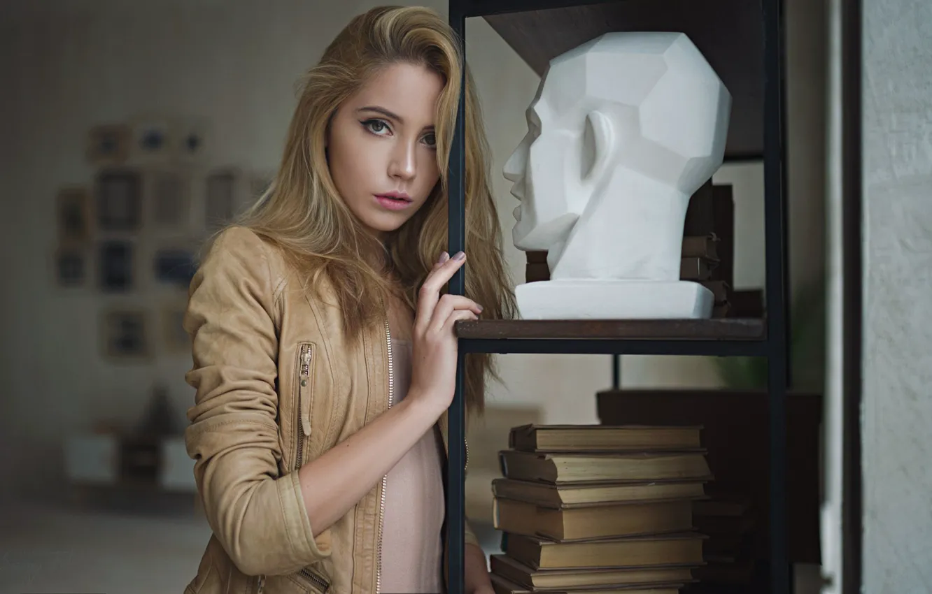 Photo wallpaper look, model, books, hand, portrait, bust, Kseniya Kokoreva, Sergey Fat