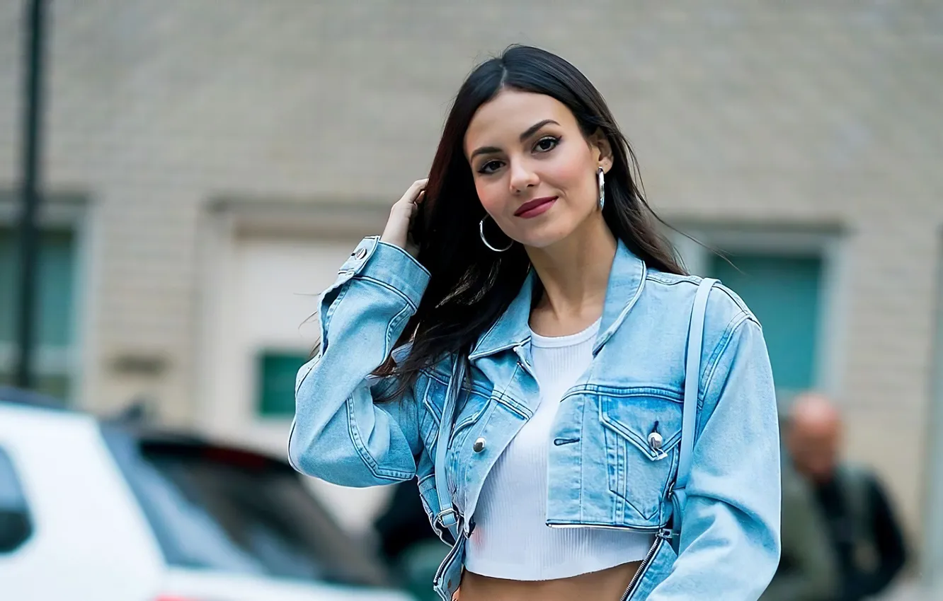 Photo wallpaper look, girl, smile, model, makeup, Victoria Justice, dzhinsovka