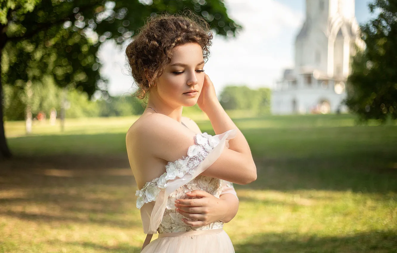 Photo wallpaper girl, nature, dress, brown hair, shoulders, curls, Maria Zdonova