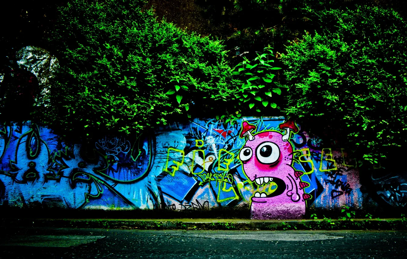 Photo wallpaper trees, graffiti, monster, Wall, the sidewalk