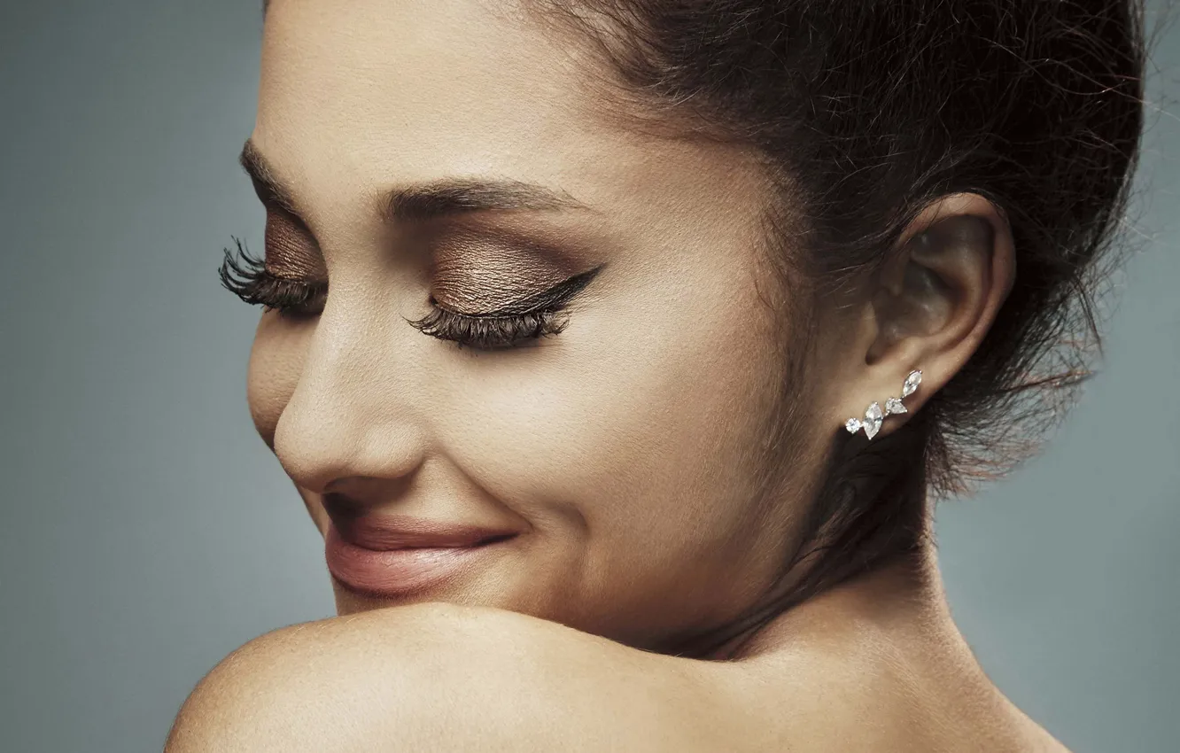 Photo wallpaper girl, face, smile, makeup, Ariana Grande