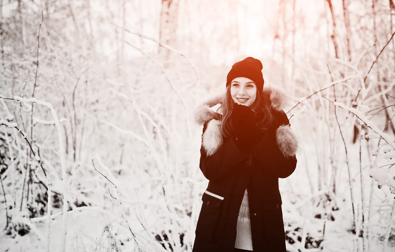 Photo wallpaper winter, forest, look, girl, light, snow, branches, face