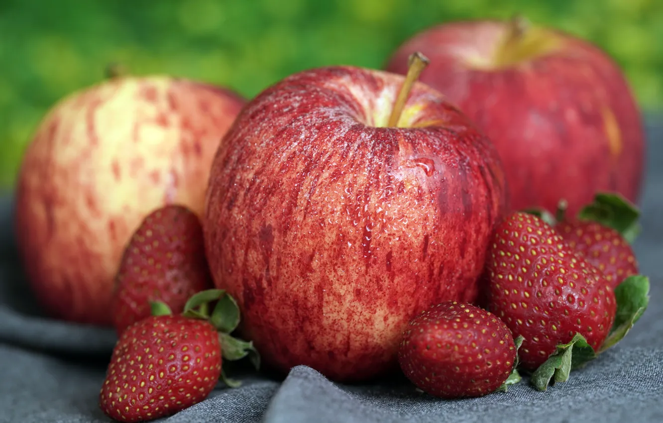 Photo wallpaper drops, berries, apples, strawberry