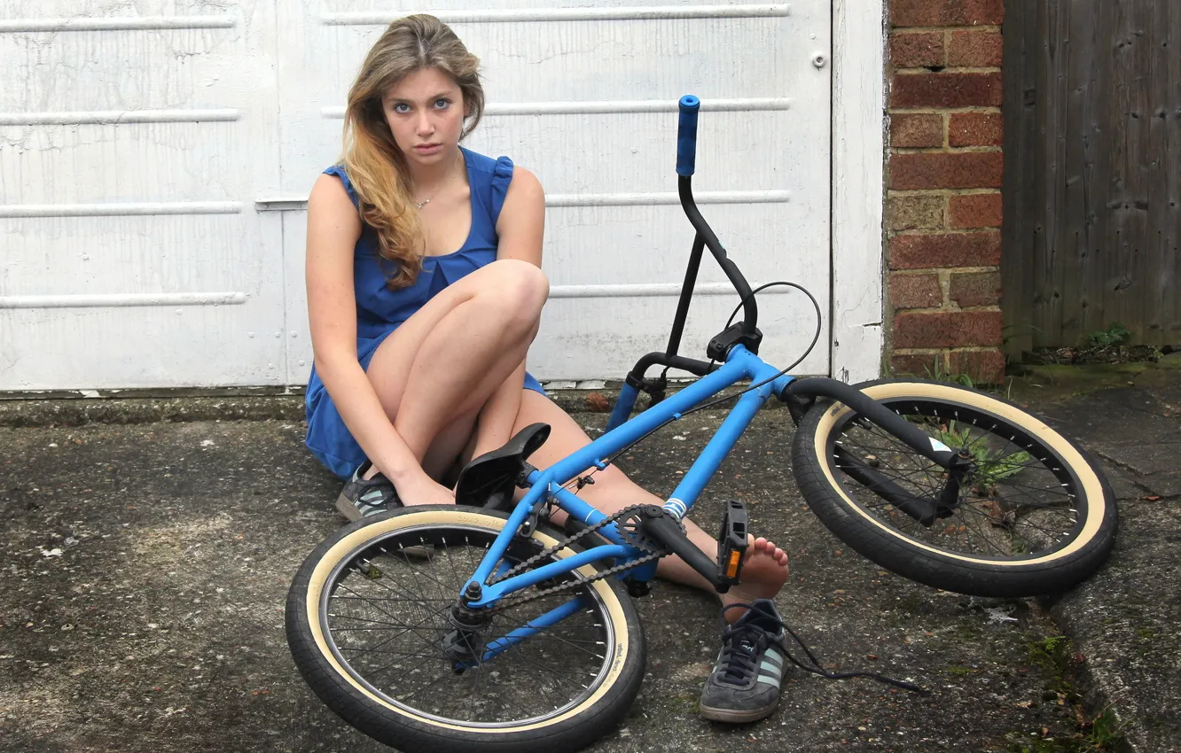 Photo wallpaper girl, bike, the situation