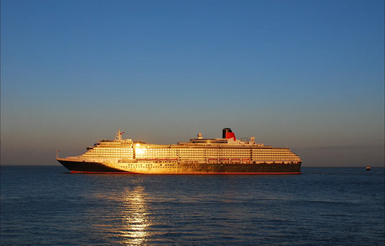 Photo wallpaper sea, ocean, sunset, seascape, sunlight, Queen Victoria, transatlantic, cruise ship