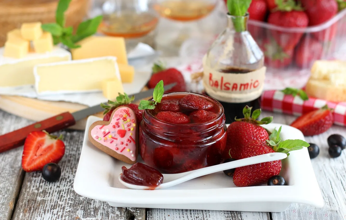 Photo wallpaper cheese, strawberry, currants, jam