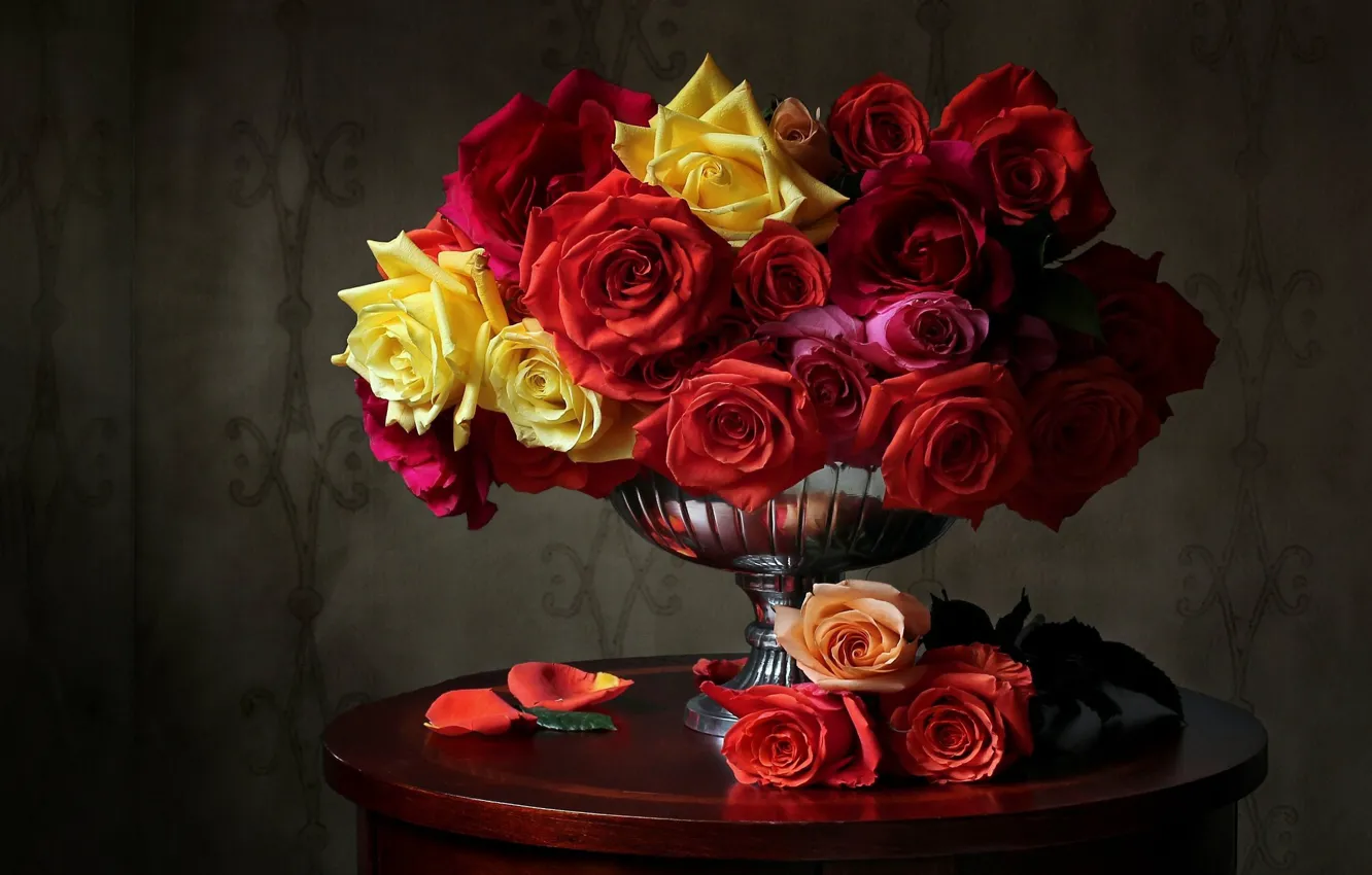 Photo wallpaper roses, petals, vase, colorful, table