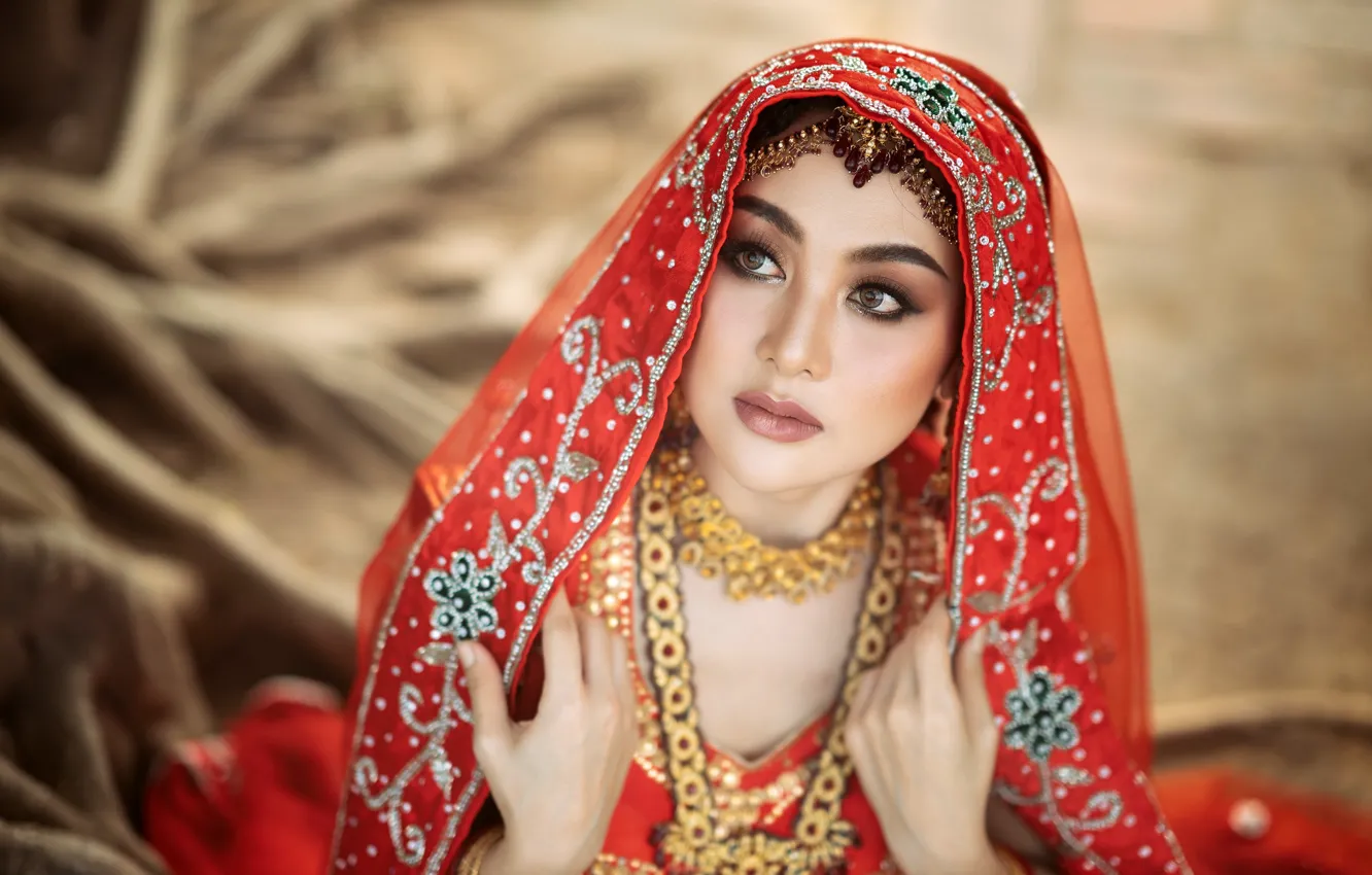Photo wallpaper look, girl, decoration, face, pose, portrait, necklace, hands